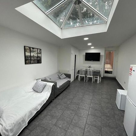 Stay Sa Equipped Studios Next To Uob And Qe! Birmingham Buitenkant foto