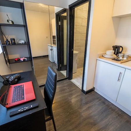 Stay Sa Equipped Studios Next To Uob And Qe! Birmingham Kamer foto
