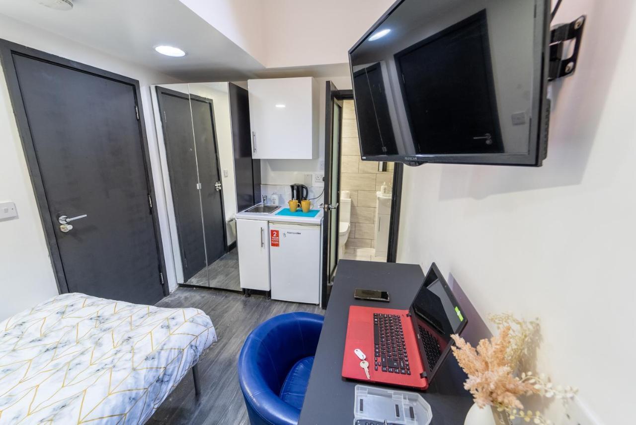 Stay Sa Equipped Studios Next To Uob And Qe! Birmingham Buitenkant foto